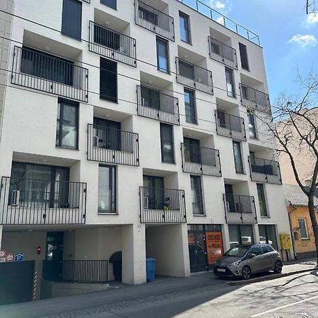 Mickey Apartment Old Town براتسيلافا المظهر الخارجي الصورة